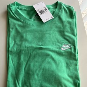 Nike Men’s Sportwear Club T Shirt XXL Spring Green Color